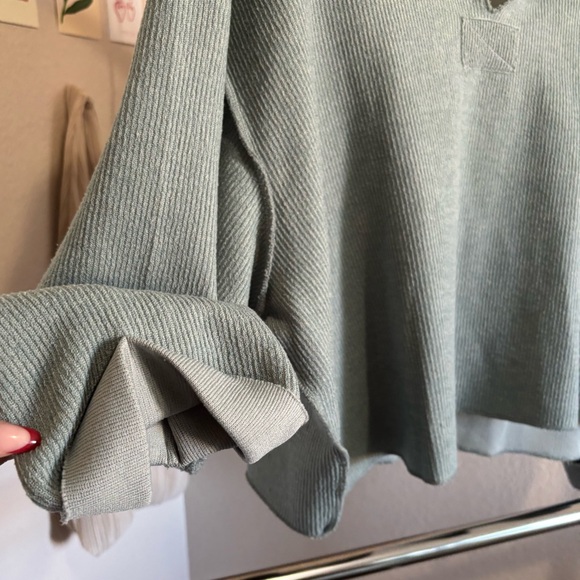 ୨୧ ･ﾟ✧ Urban Outfitters Sweater - Picture 4 of 8